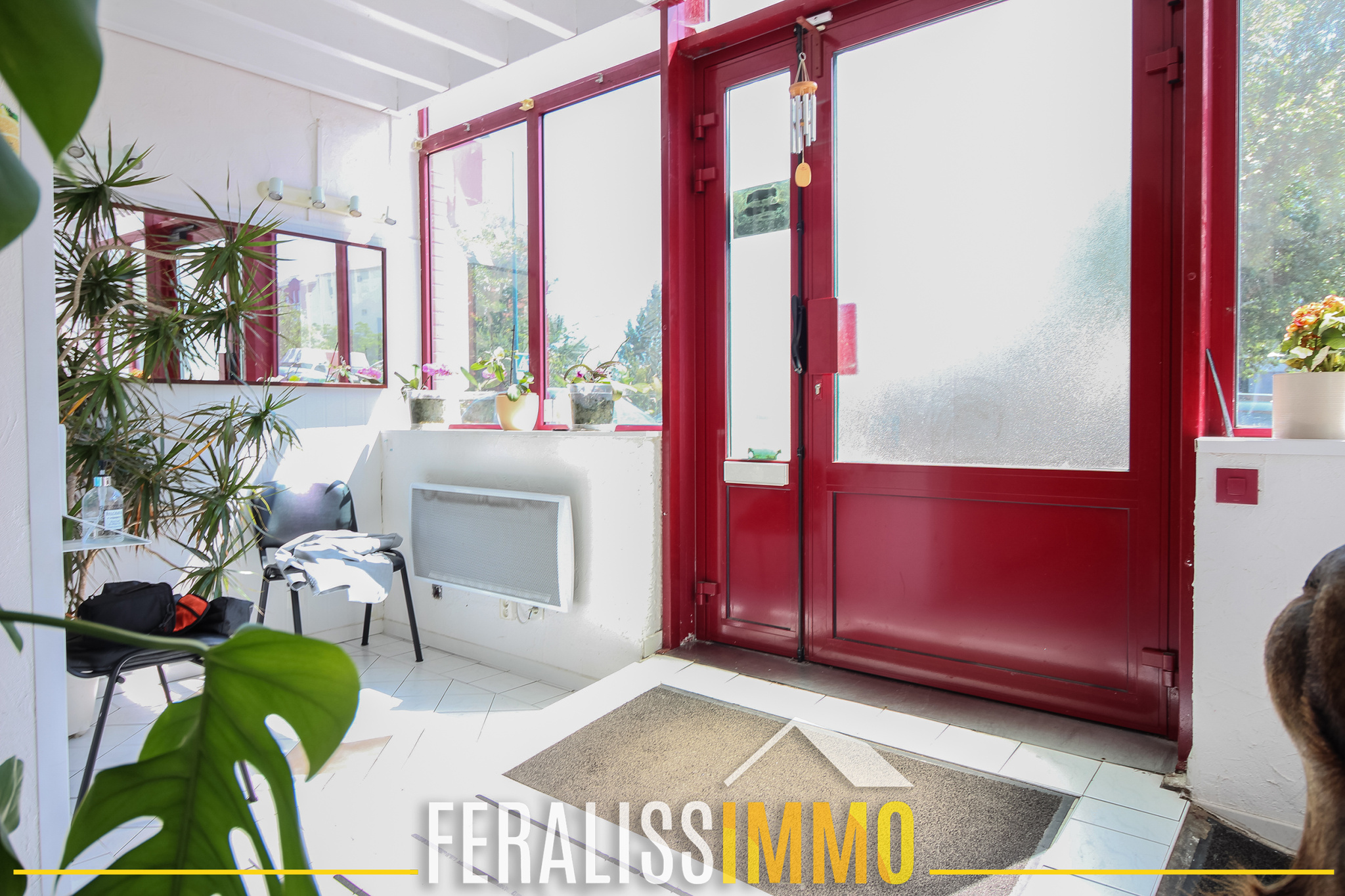 À vendre Murs commerciaux de 100 m2 fort potentiel d'aména